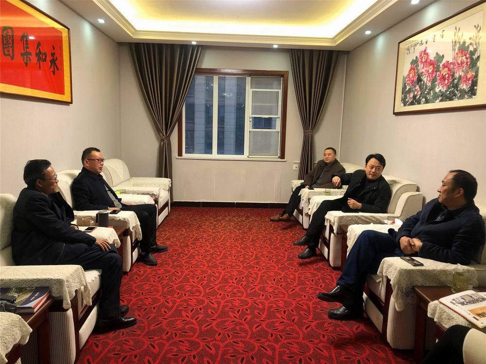 平橋區(qū)稅務局局長孔巍一行蒞臨河南永和建設集團總部指導工作