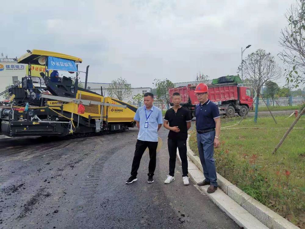 建設(shè)精品工程，鑄就行業(yè)名片，集團(tuán)董事長孔德穩(wěn)蒞臨舜宇光學(xué)路面工程檢查指導(dǎo)工作
