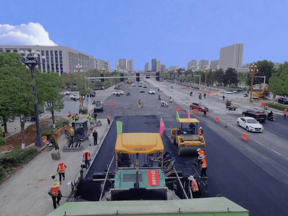   喜迎二十大，新五保暢通--永和集團新五大道施工忙