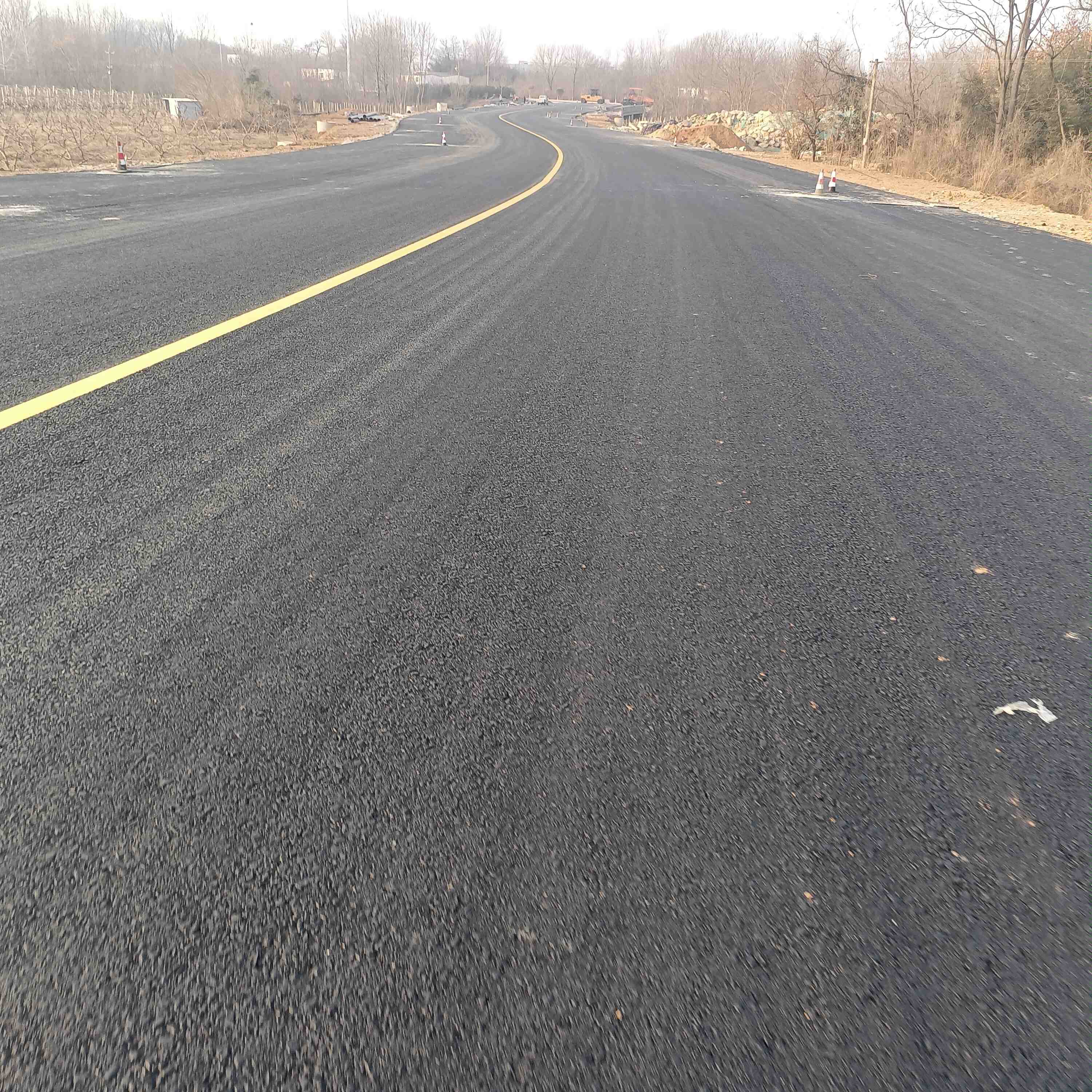 雷山匠谷三橋三路之萬(wàn)戶街通車?yán)? /></p>
                                    <p style=