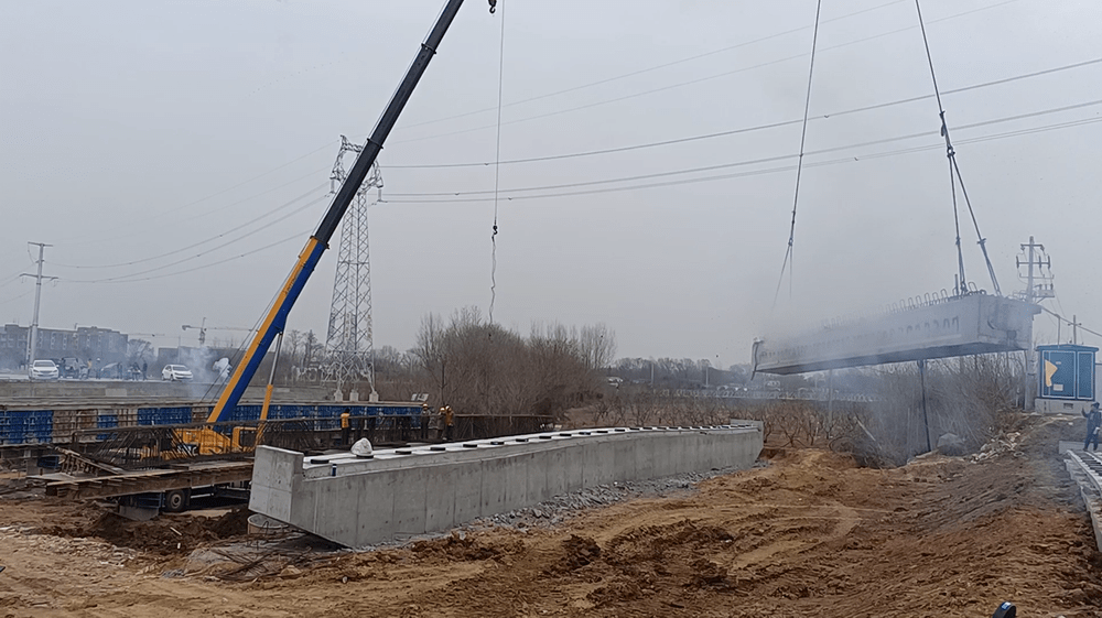 最新進(jìn)展！天佑大道南延工程大橋開始架梁了！